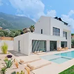 Neo With 2 Private Pools, Bbq, Jacuzzi And Sauna フェティエ