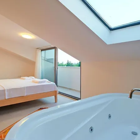 Neo With 2 Private Pools, Bbq, Jacuzzi And Sauna Fethiye